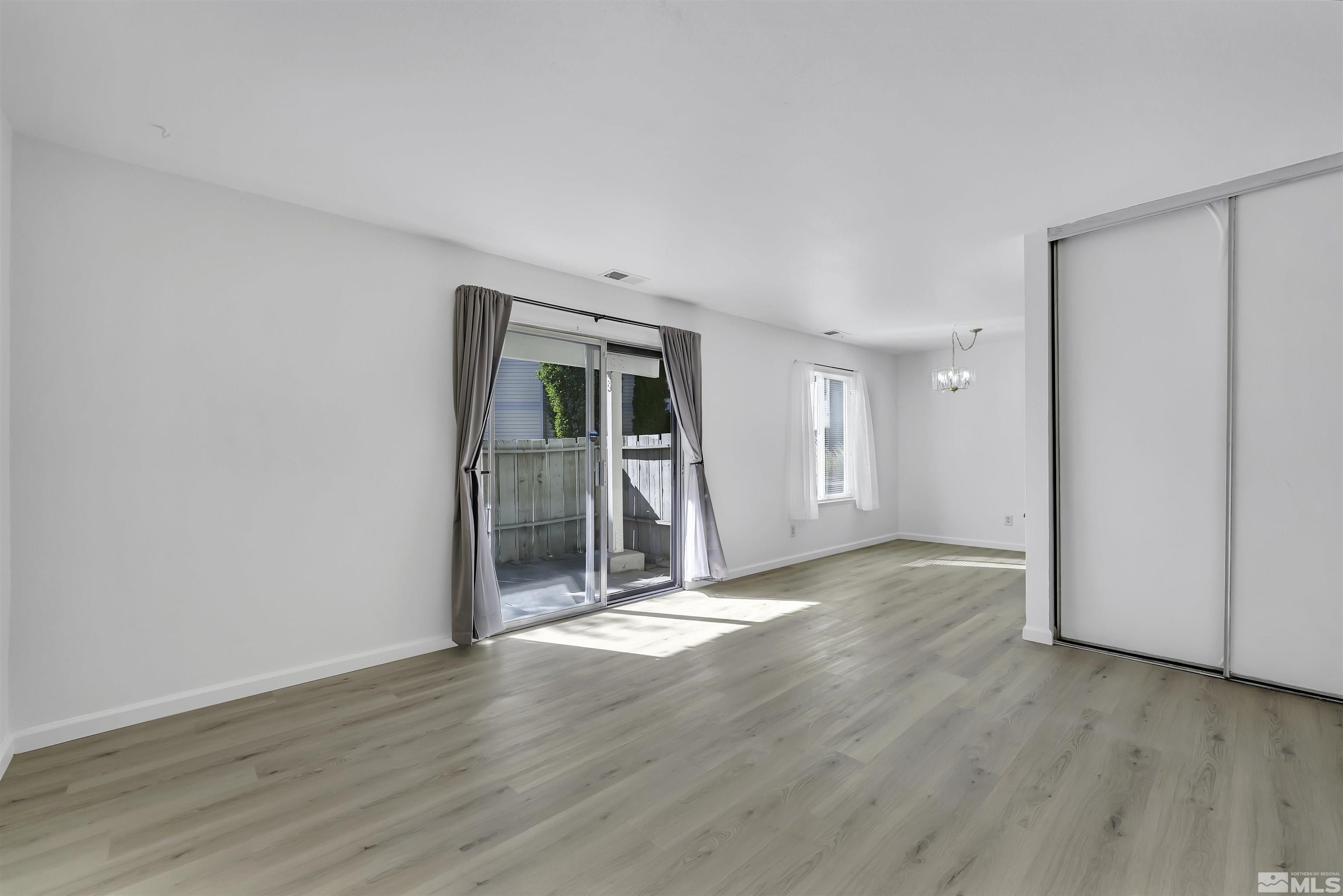 Photo #3: 240013760 Listing 