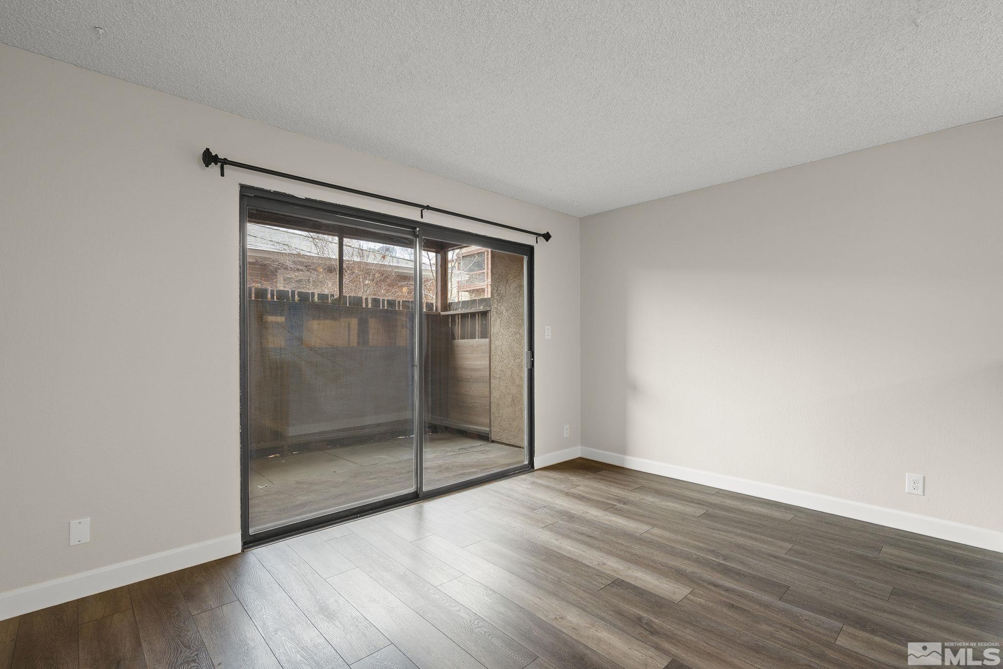 Photo #3: 240015657 Listing 