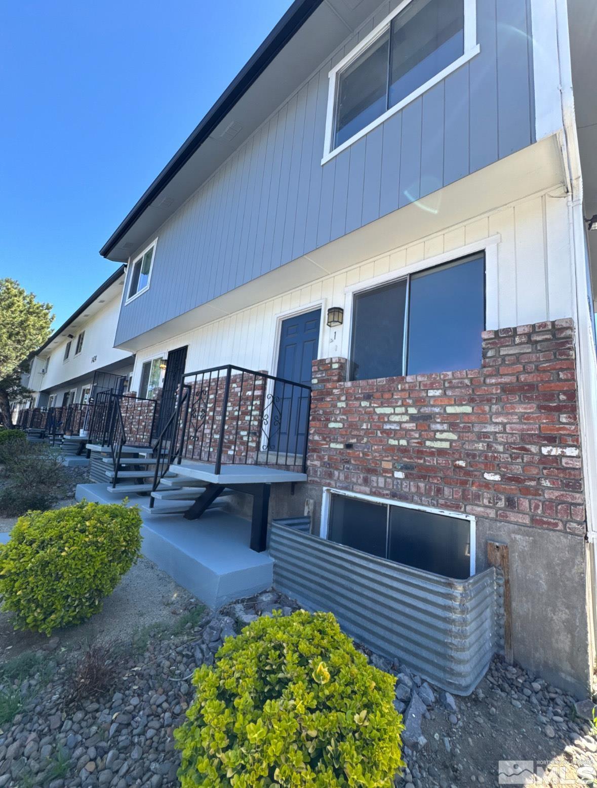 Browse active condo listings in PARK TERRACE TOWNHOMES