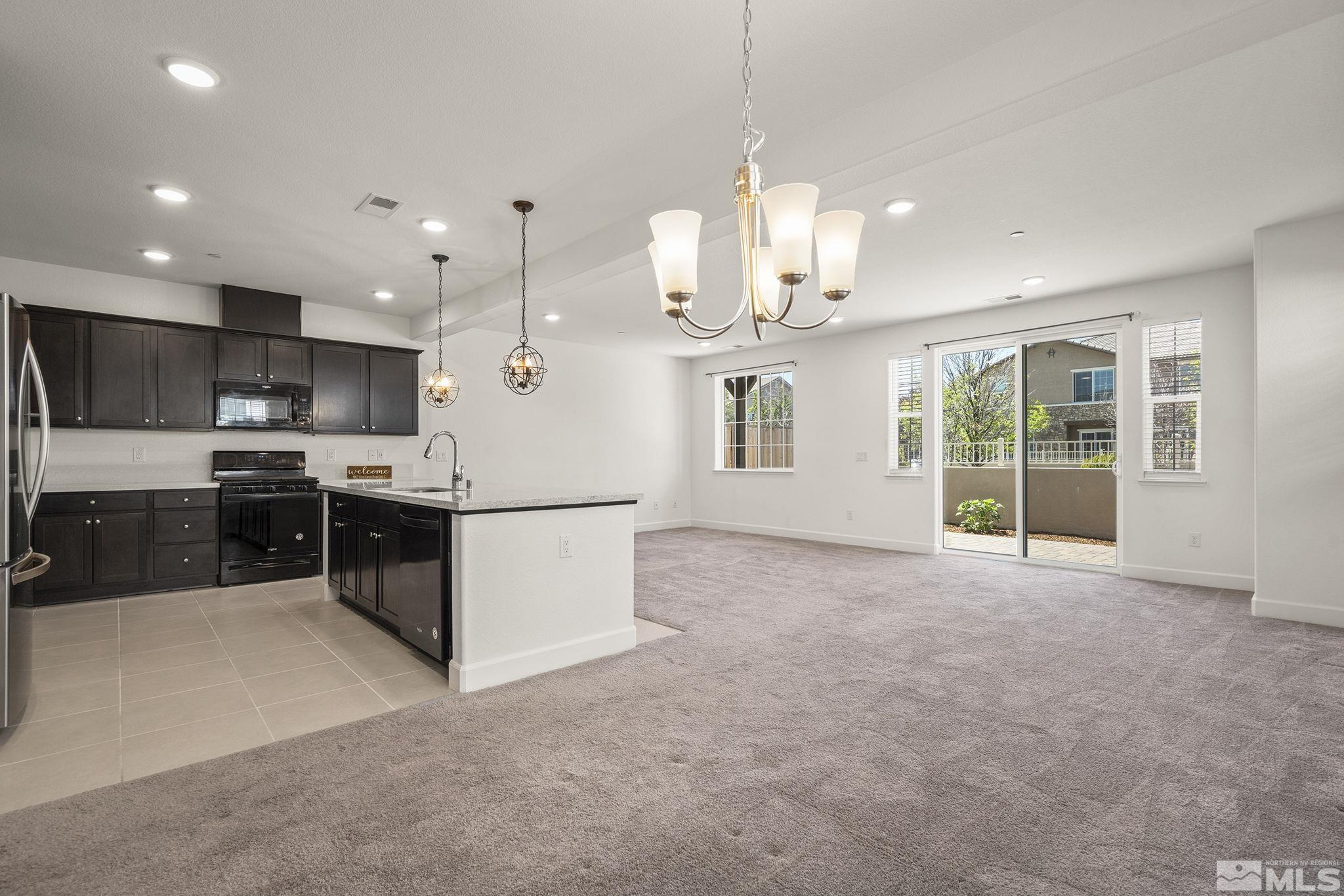 Photo #2: 250005578 Listing 