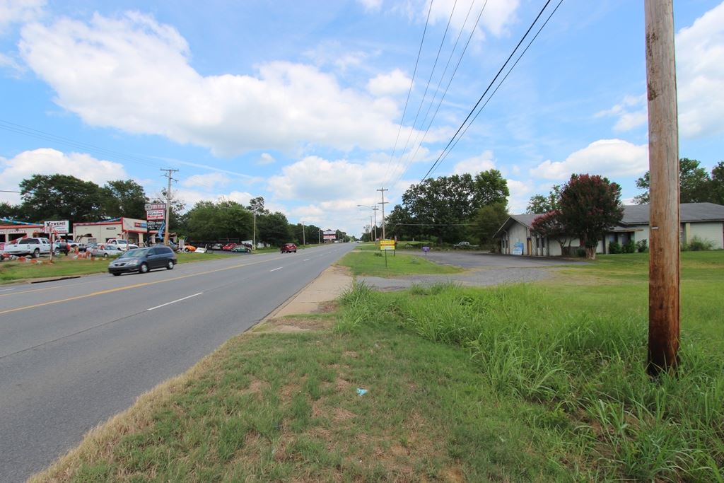 2415 E Oak  Conway, AR