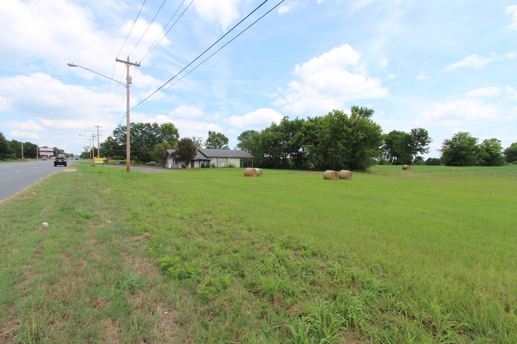 2415 E Oak  Conway, AR