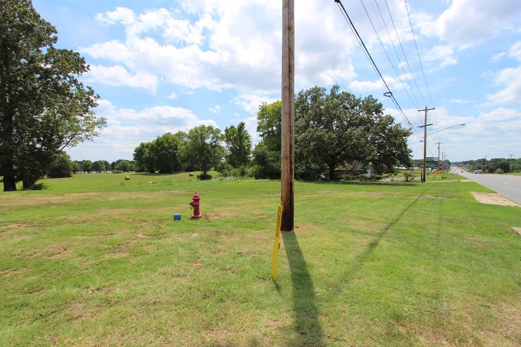 2365 E Oak  Conway, AR