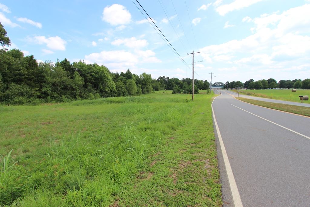 2515 E Oak  Conway, AR
