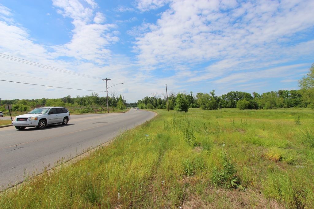 650 S Hogan  Conway, AR