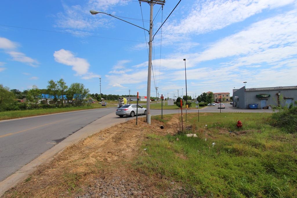 665 S Hogan  Conway, AR