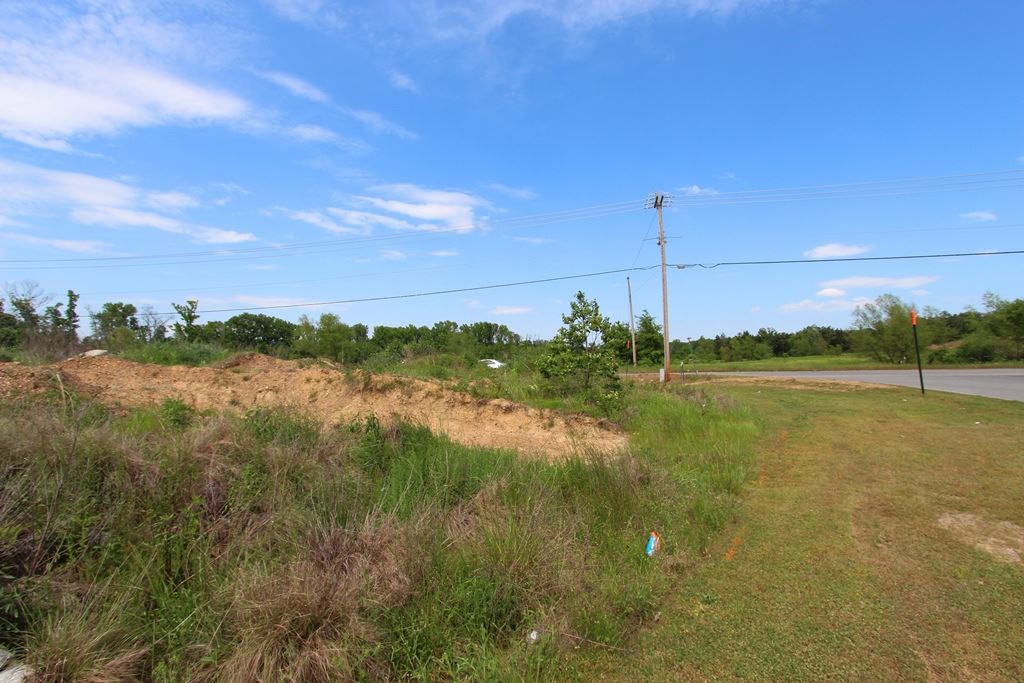 665 S Hogan  Conway, AR
