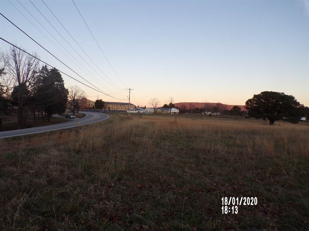  E MAIN  Mountain View, AR