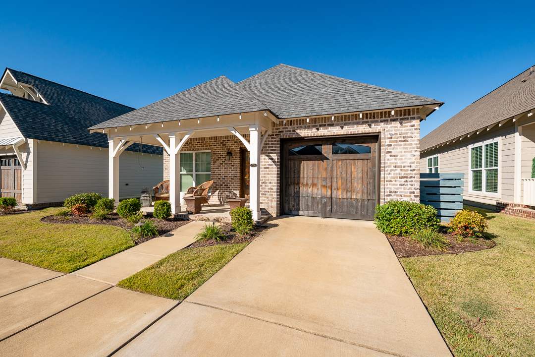 2730 Stonebrook Cove