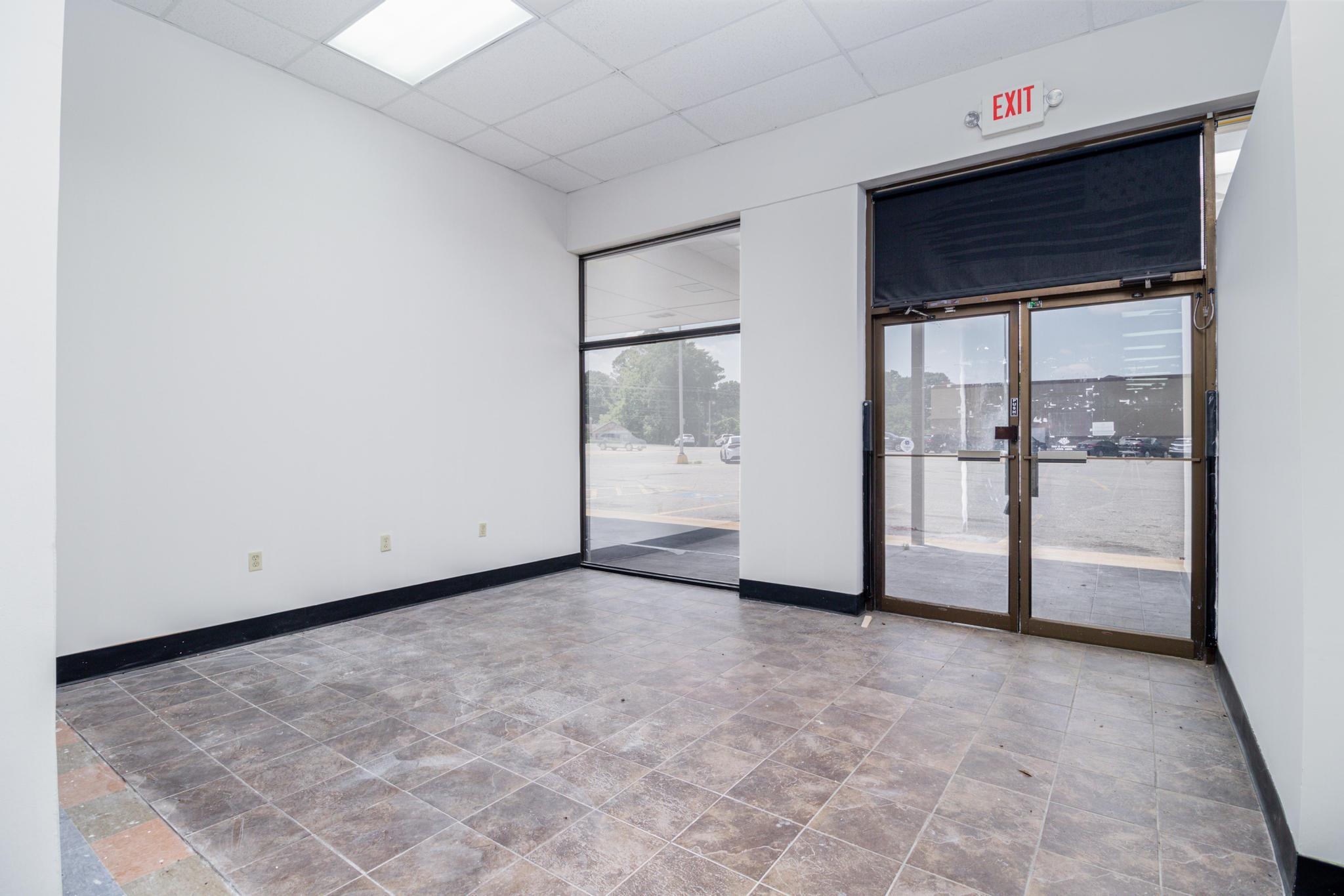 1705 W KINGSHIGHWAY PARAGOULD PLAZA Paragould, AR