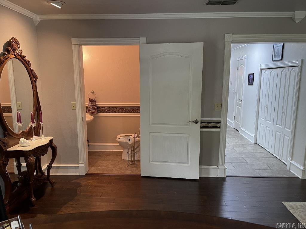 1403 South Mena Street Mena, AR 71953