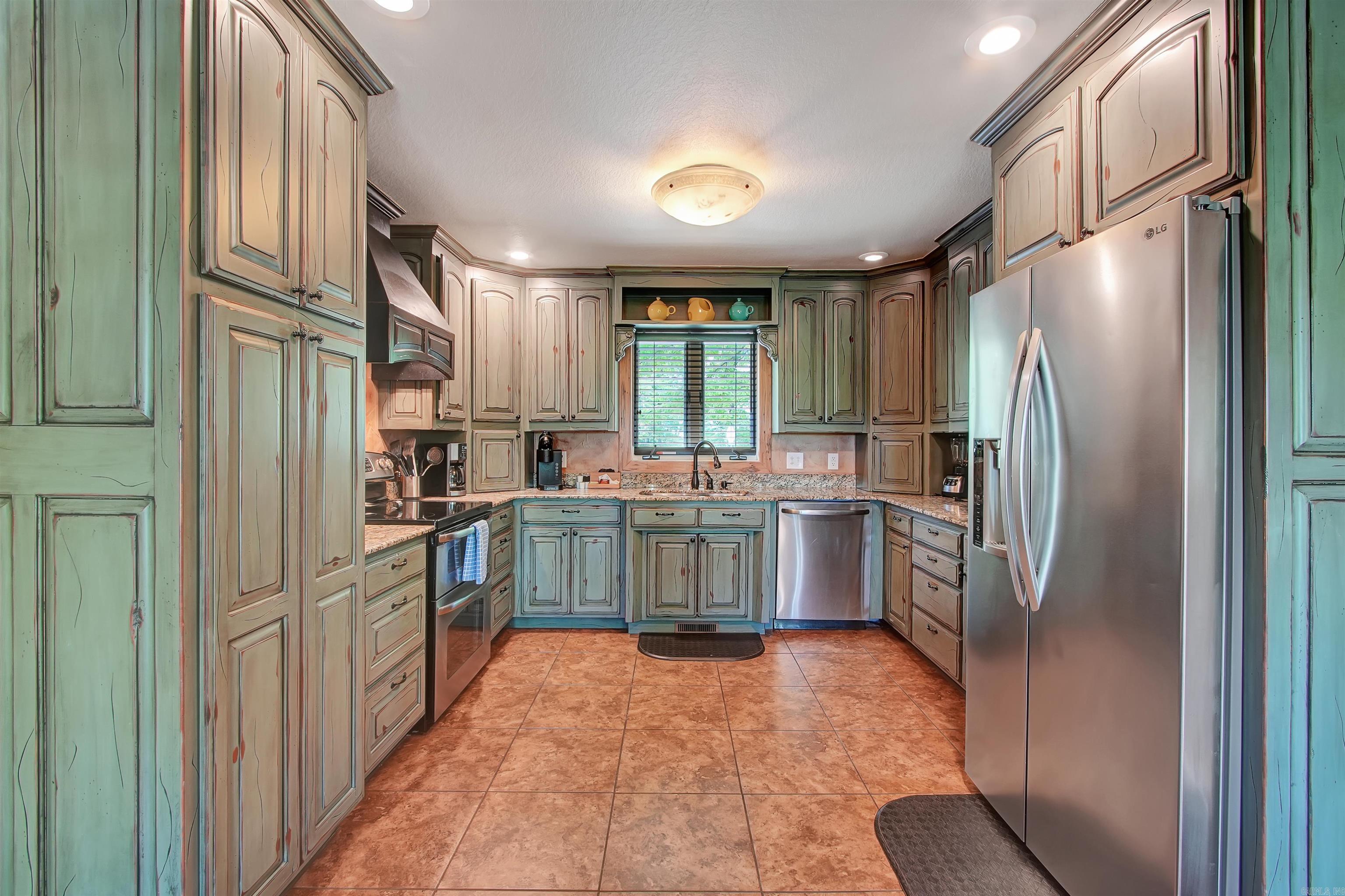 69  Jackson Ridge  Eureka Springs, AR