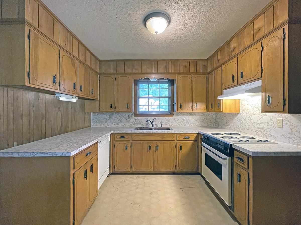 9 Water Oak Dr