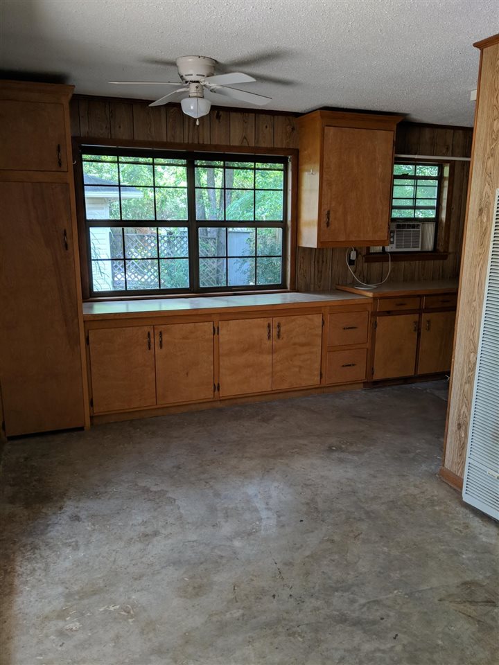 128 Oaklawn