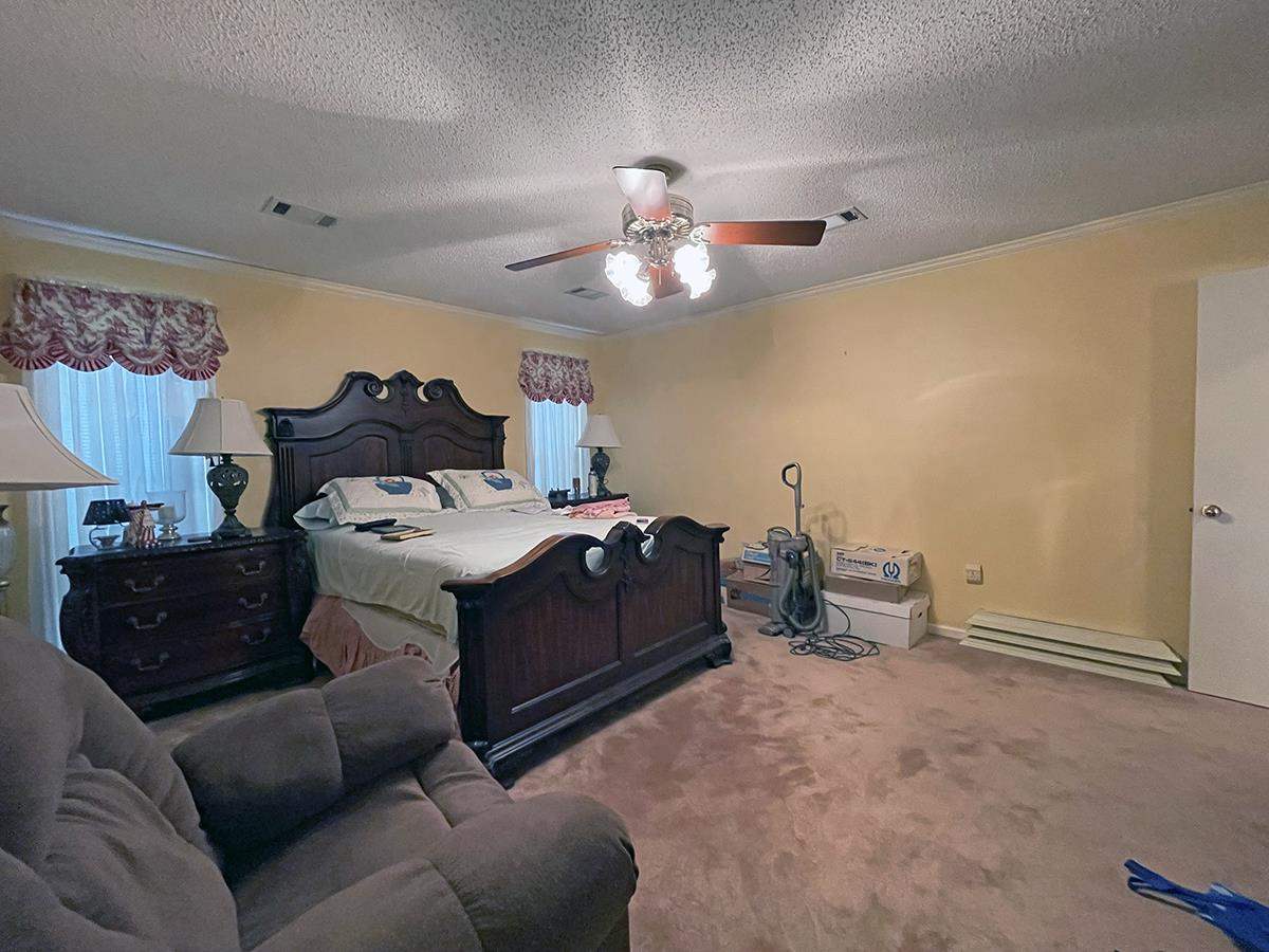 909 Heather Circle