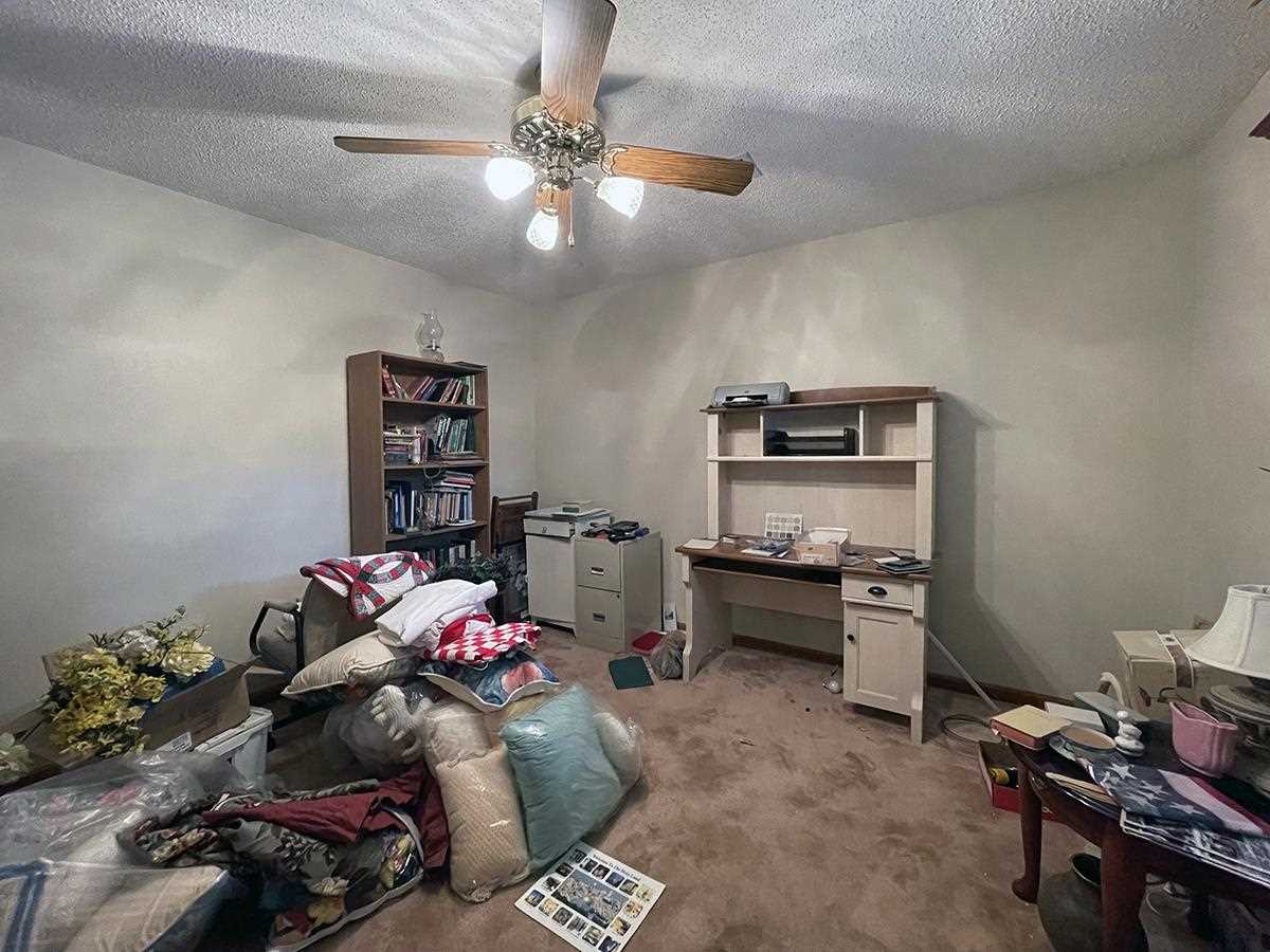 909 Heather Circle