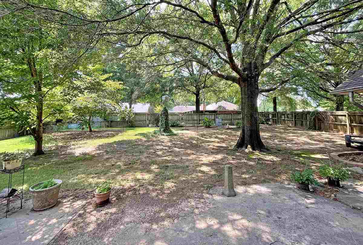 909 Heather Circle