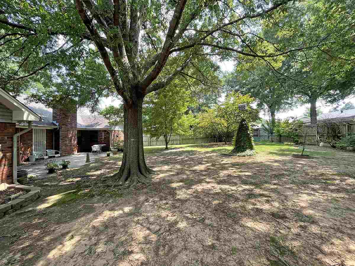 909 Heather Circle