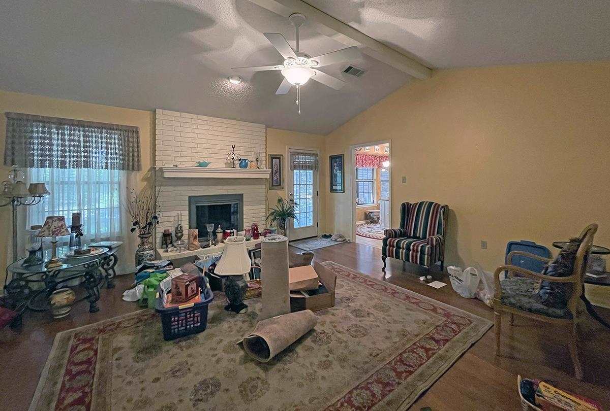 909 Heather Circle