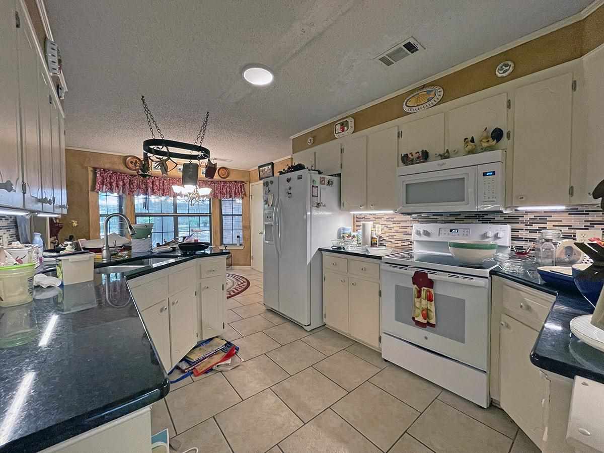 909 Heather Circle