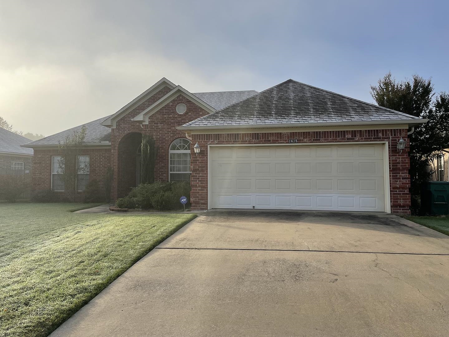 2625 Apple Blossom Lane