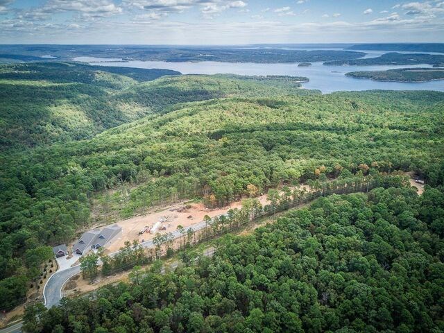 137  Osage Point Dr.  Fairfield Bay, AR