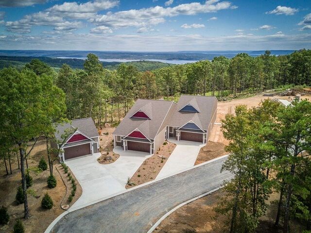 137  Osage Point Dr.  Fairfield Bay, AR