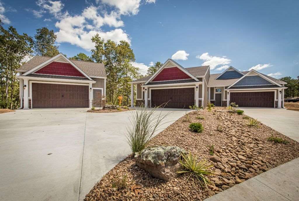 137  Osage Point Dr.  Fairfield Bay, AR