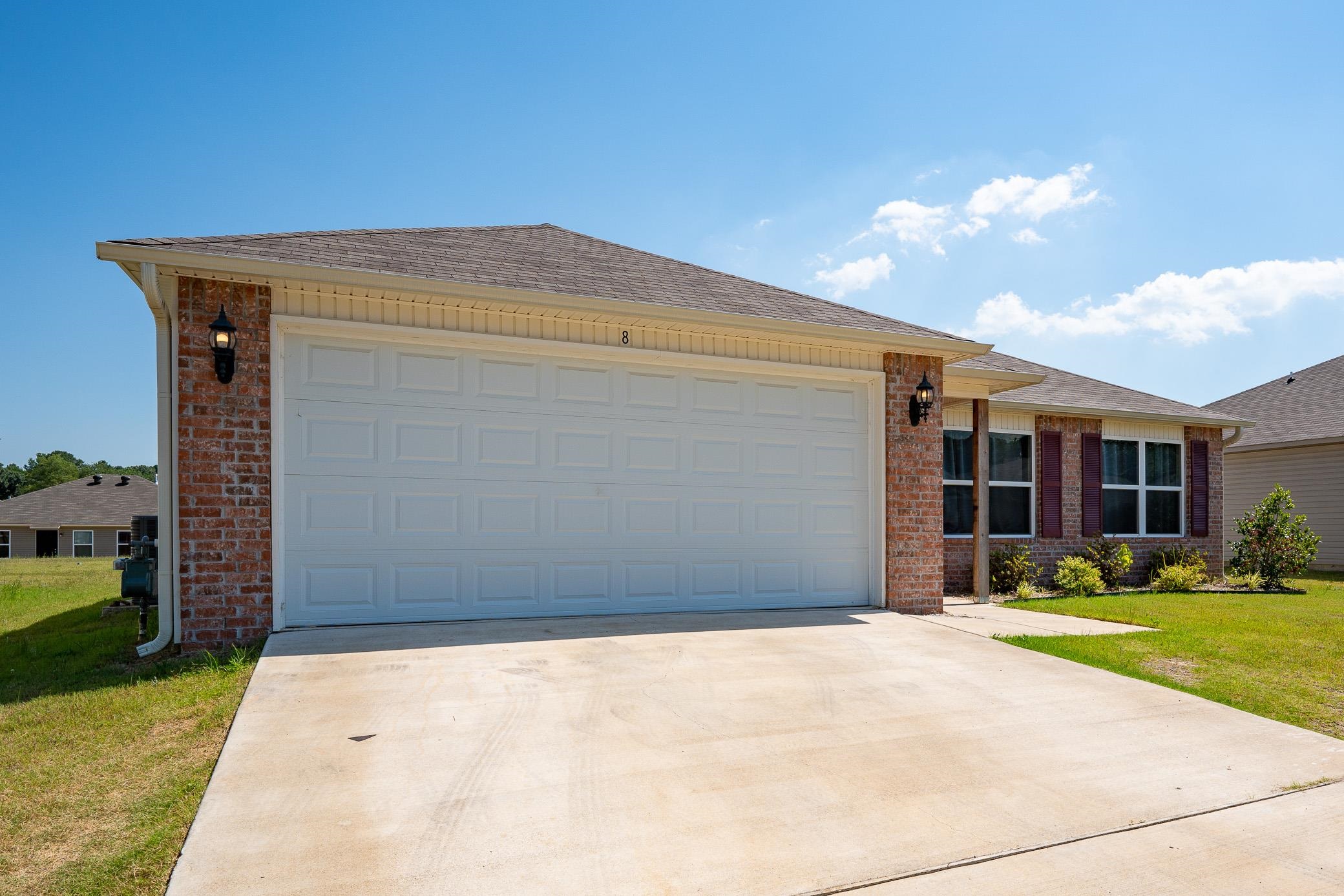 8 Summer Breeze Road