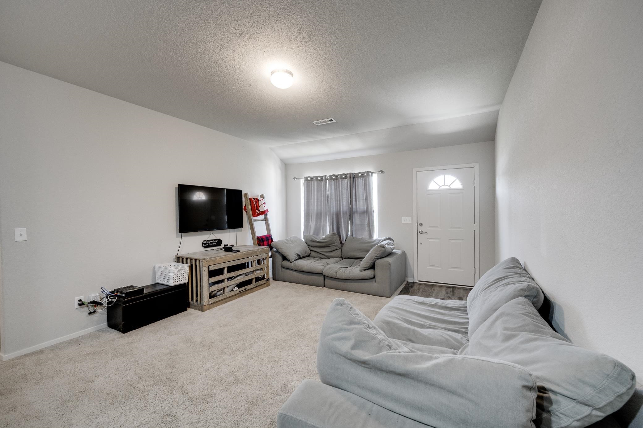 8 Summer Breeze Road