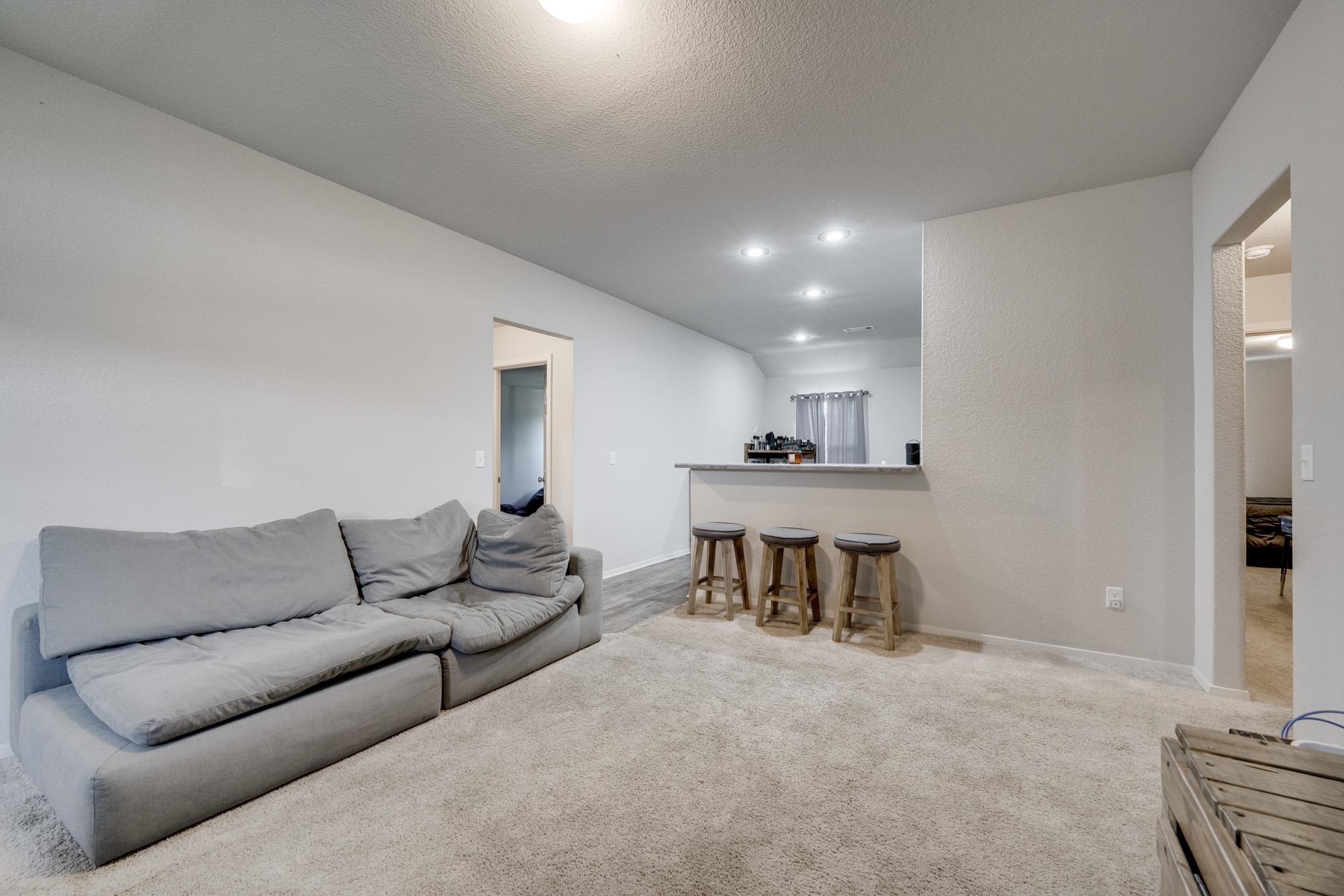 8 Summer Breeze Road