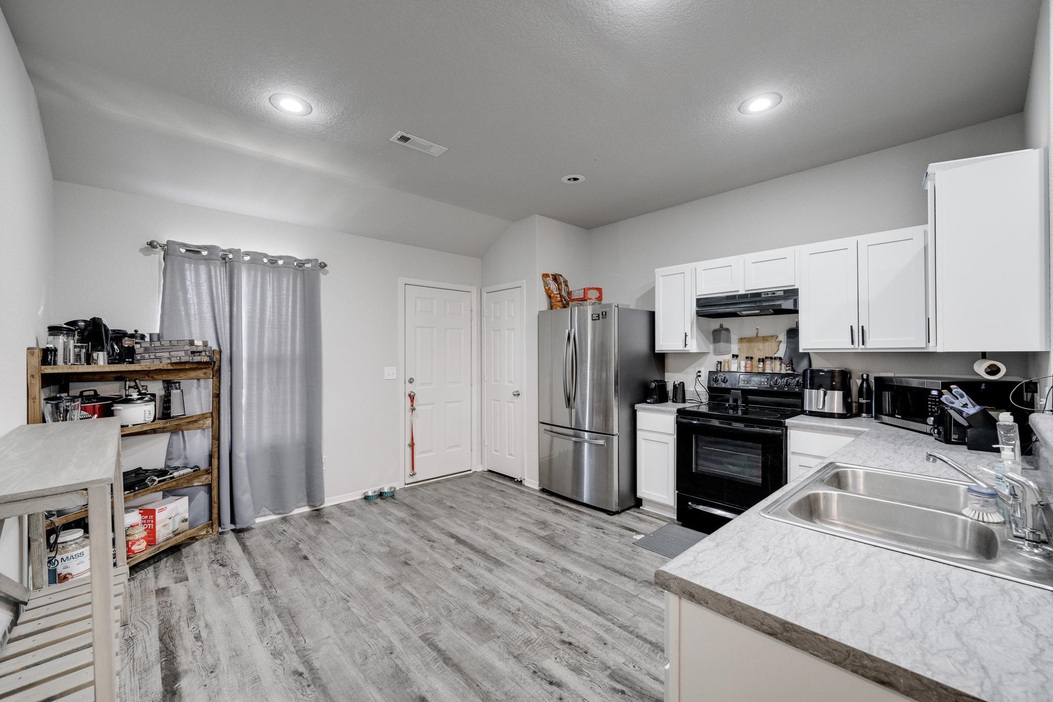8 Summer Breeze Road