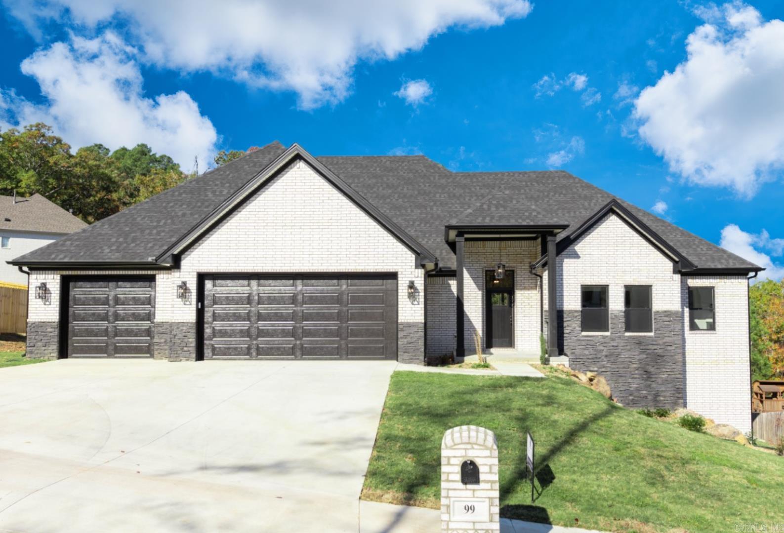 99 Delaware Drive, Maumelle, AR 72113