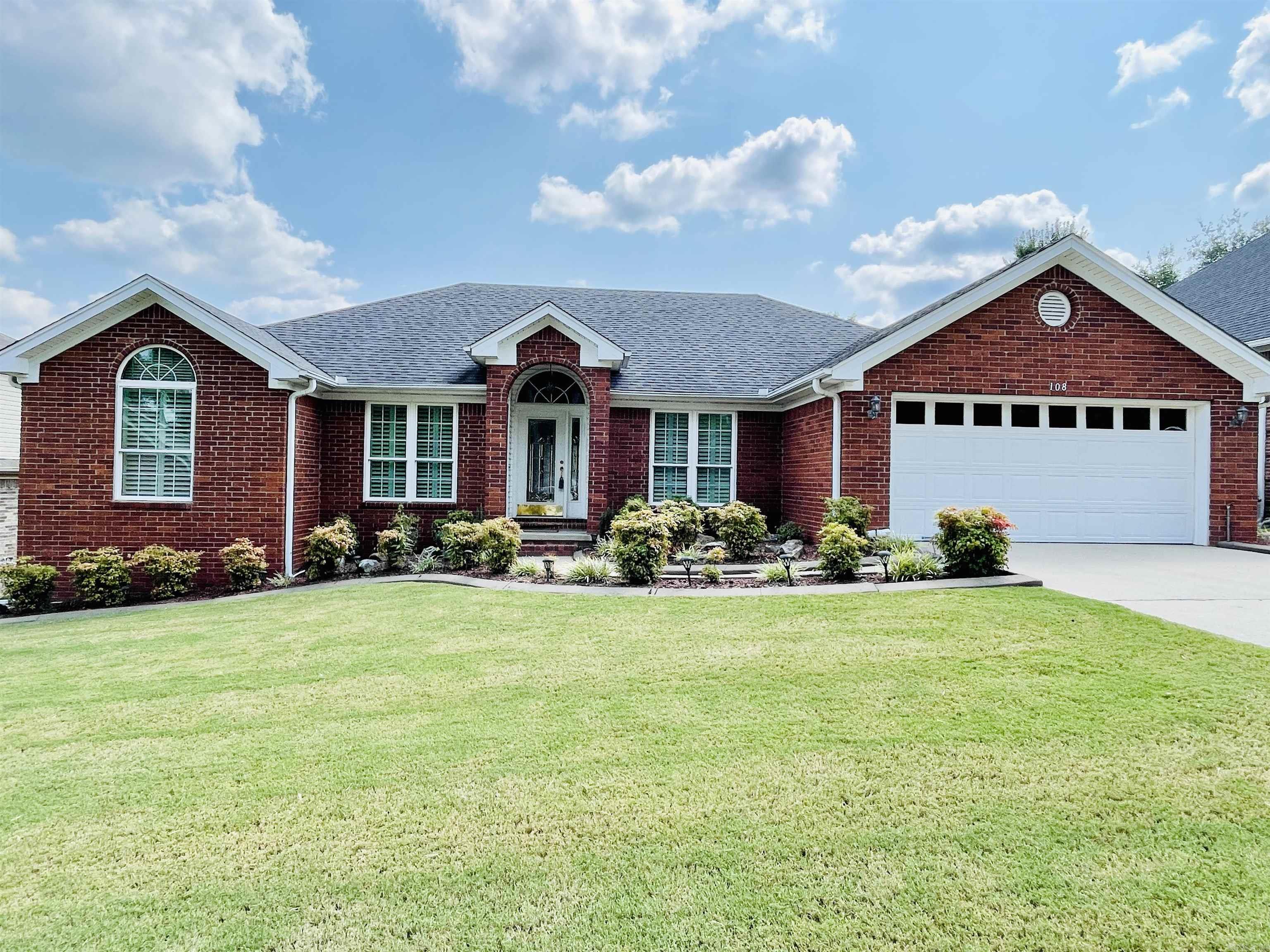 108 Waterside Drive, Maumelle, AR 72113