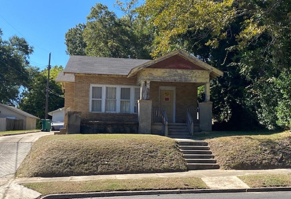 118 N College Street