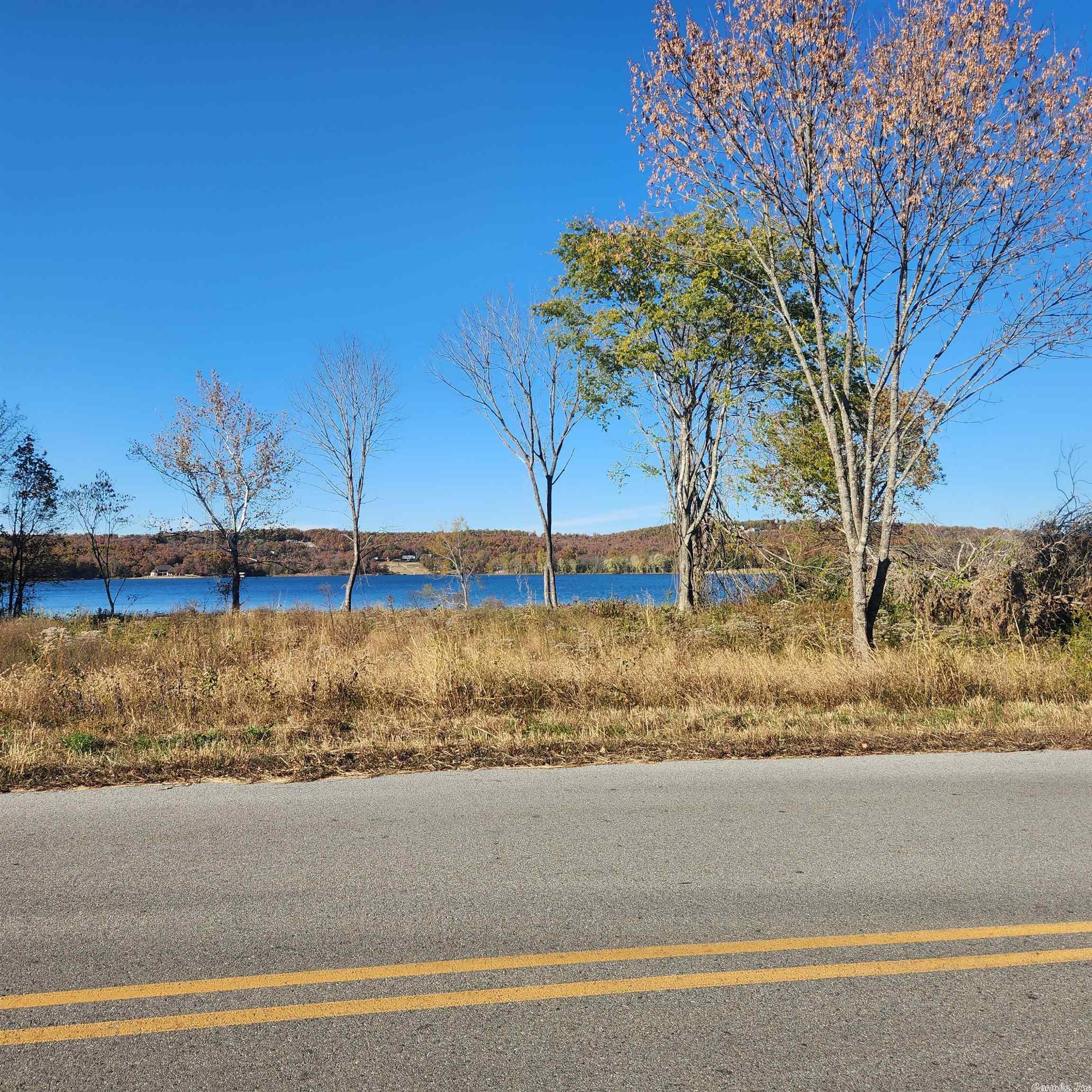 1361-1365  E. Tri Lakes  Horseshoe Bend, AR
