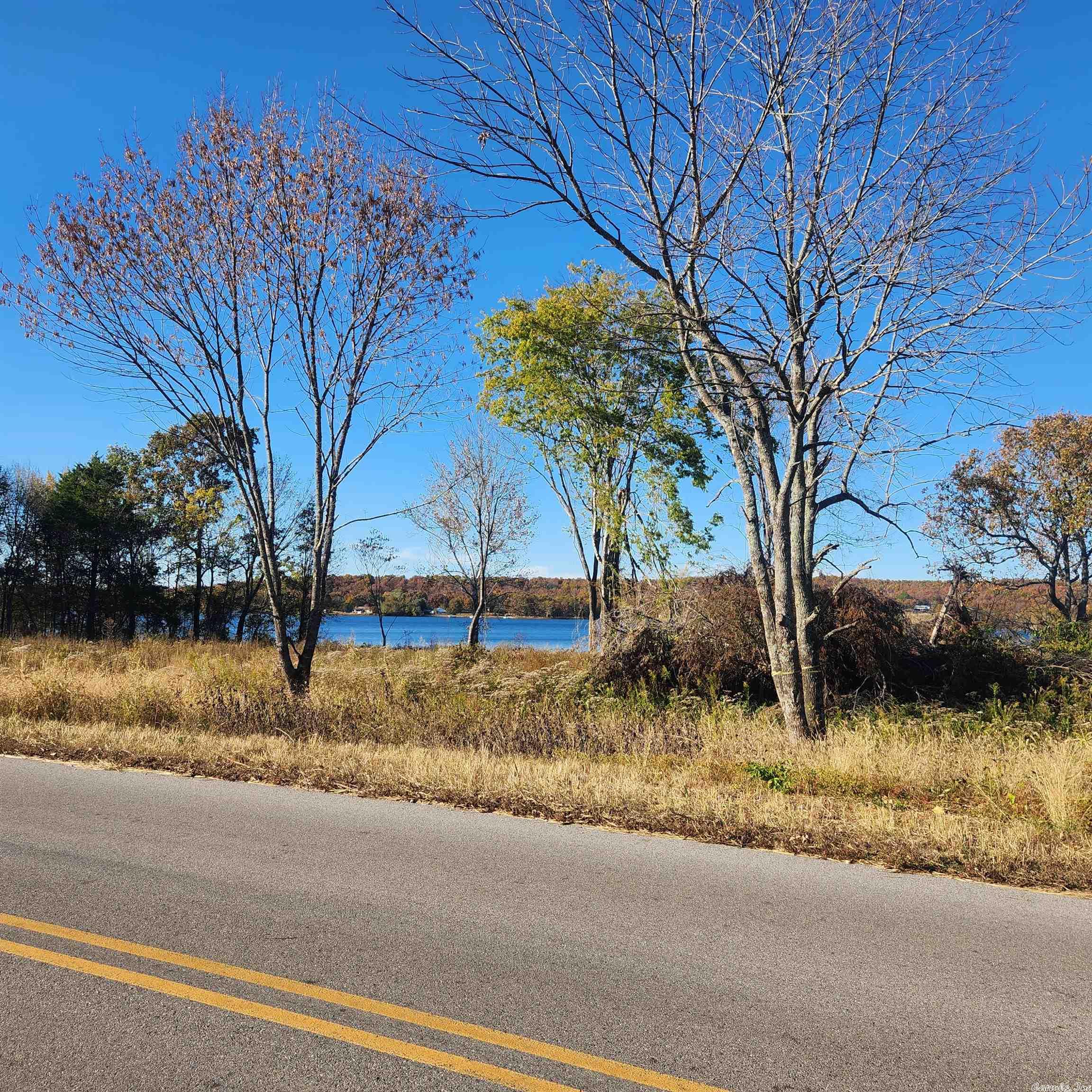 1361-1365  E. Tri Lakes  Horseshoe Bend, AR