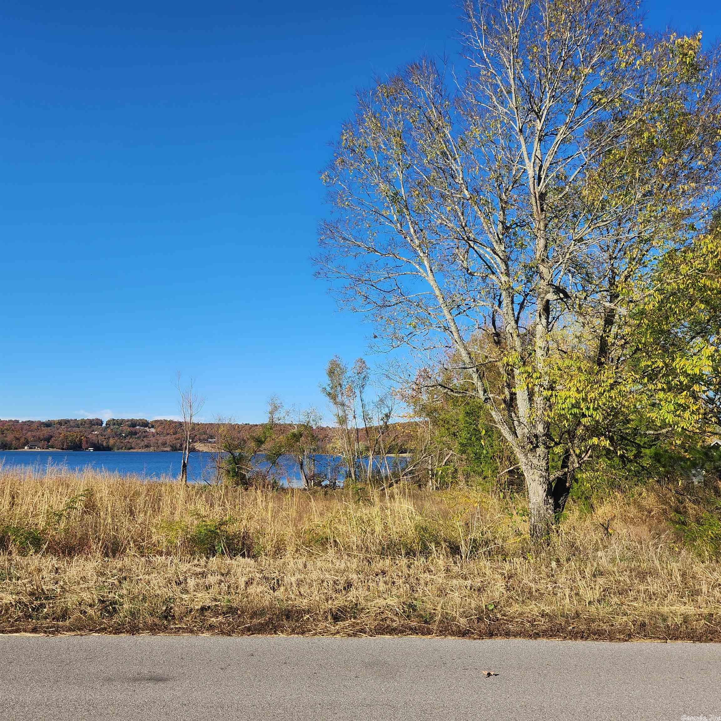 1361-1365  E. Tri Lakes  Horseshoe Bend, AR