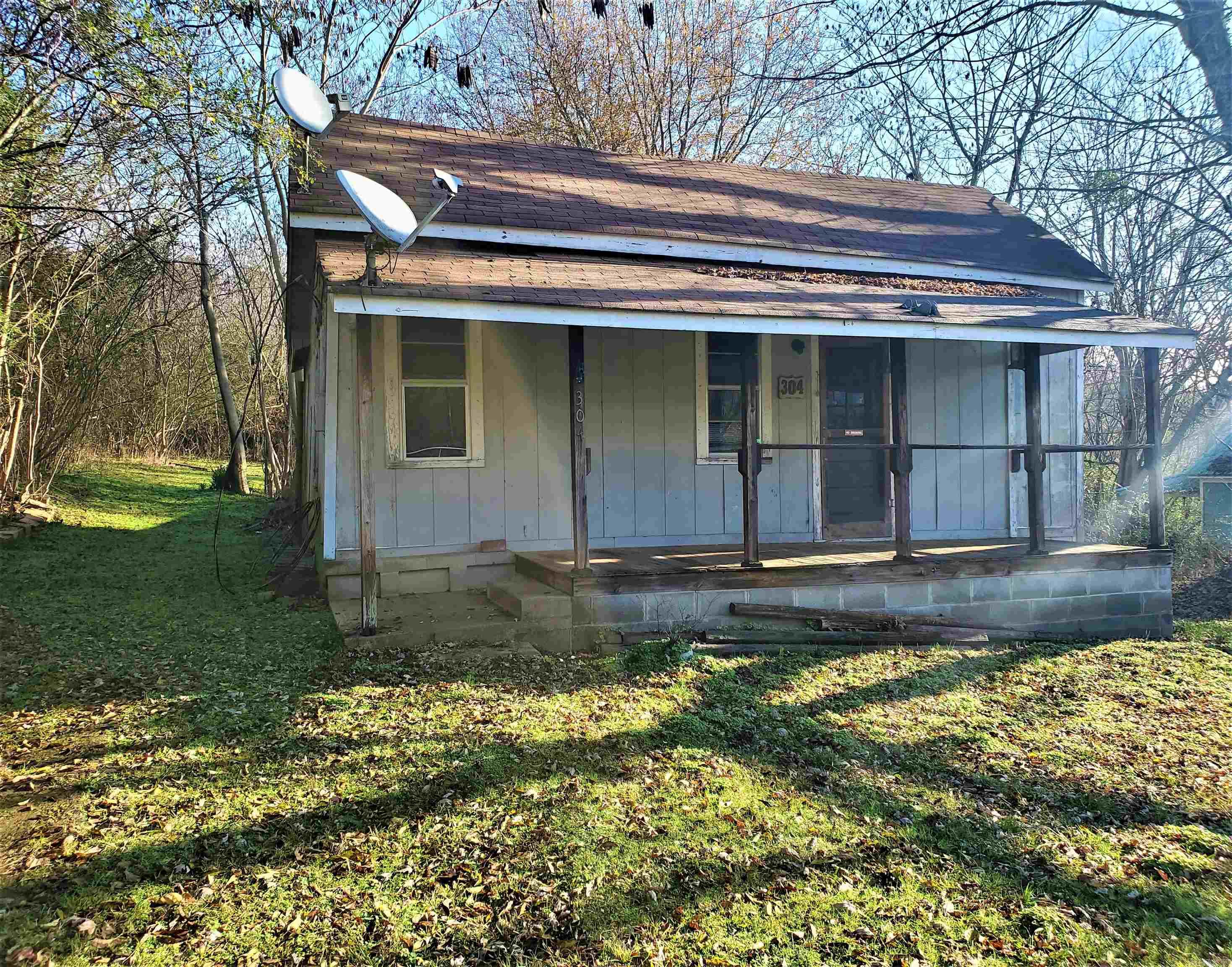 304 First Street, Mena, AR 71953