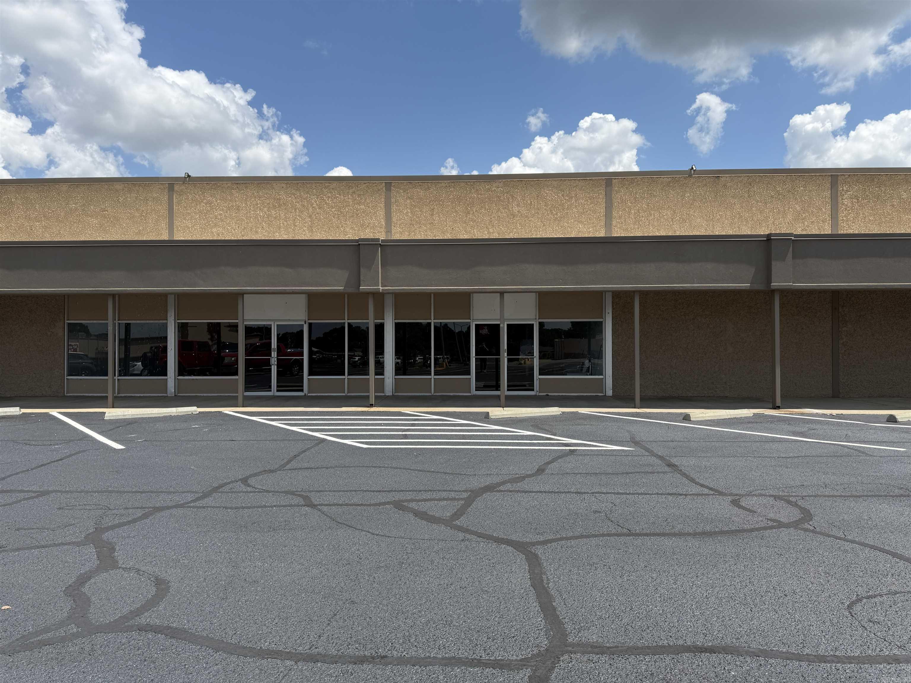 1723 W KINGSHIGHWAY STE 5 PARAGOULD PLAZA STE 5 Paragould, AR