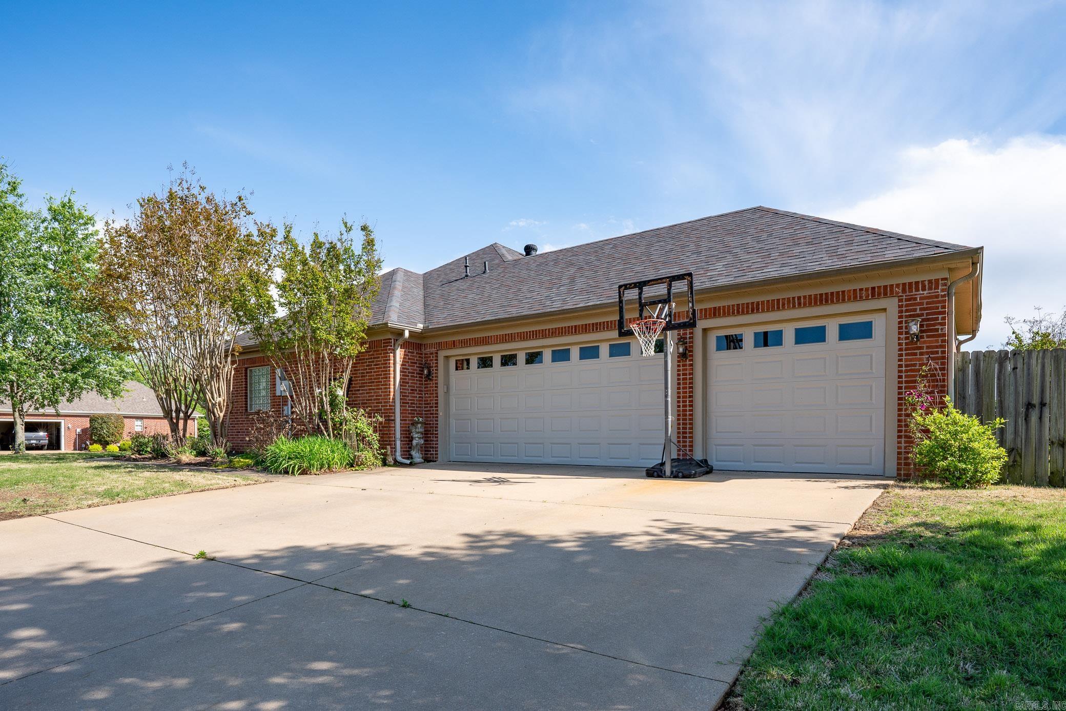 1625 Summerbrook Drive