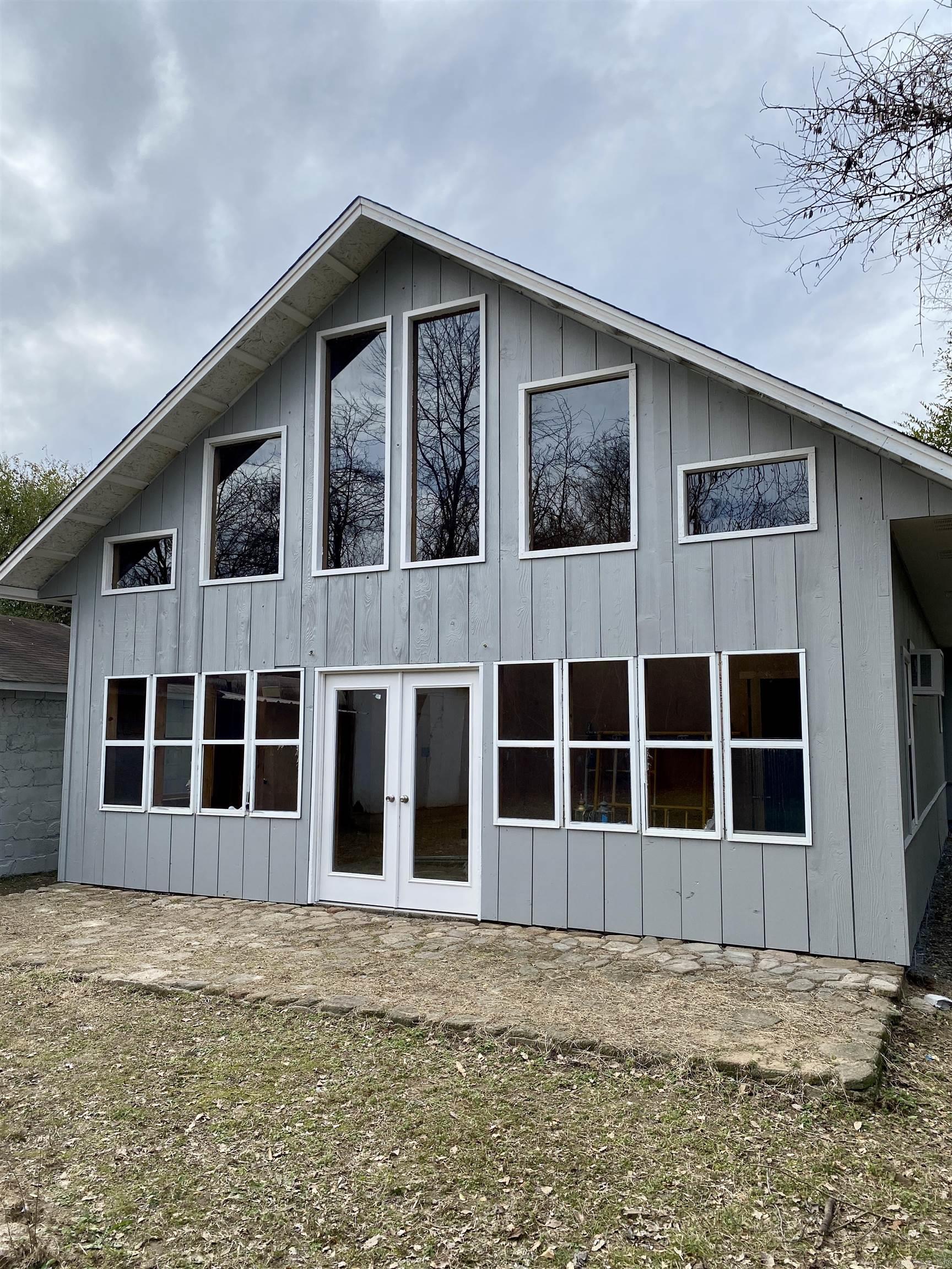 1202 N College Ave  Clarksville, AR