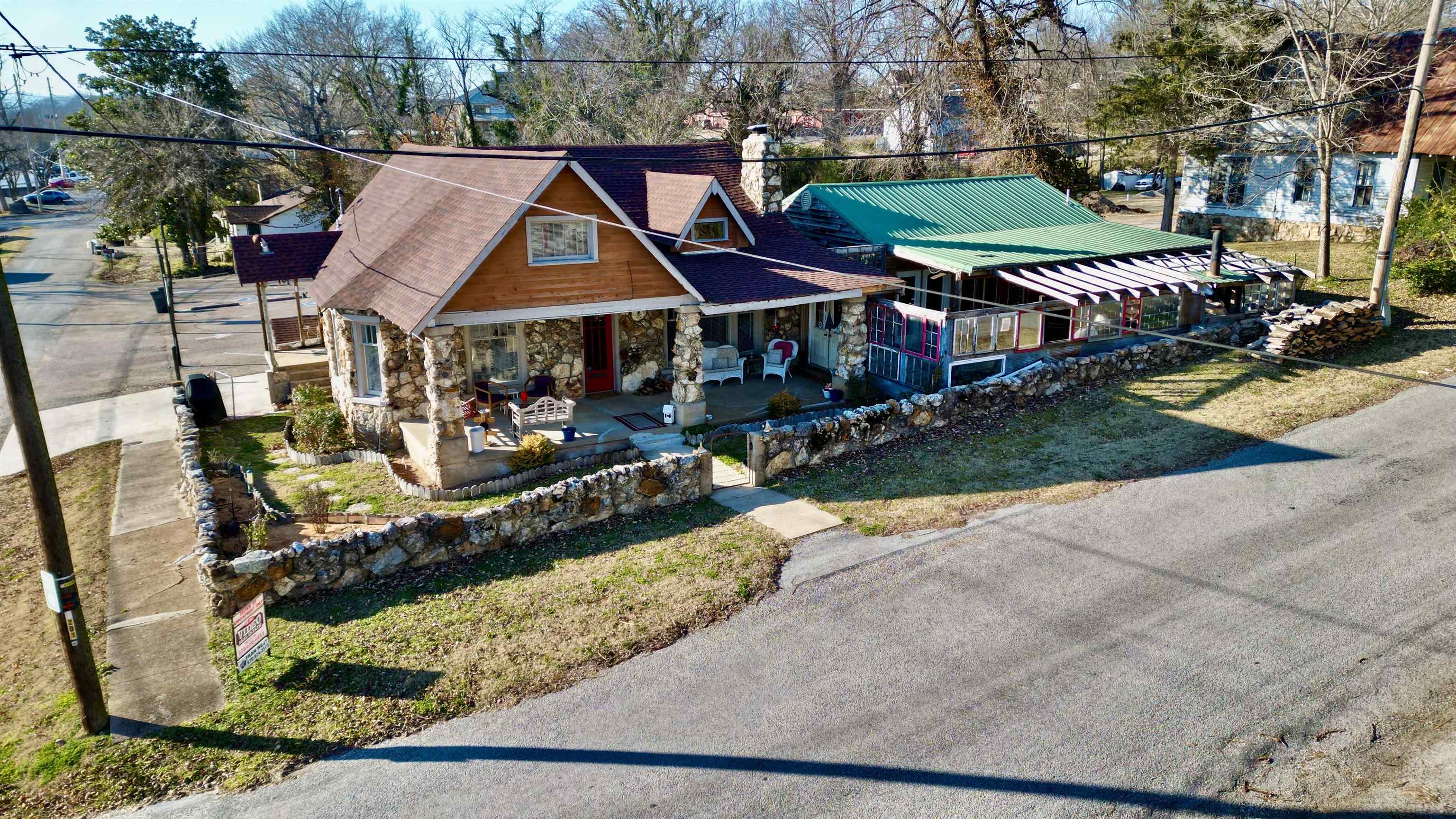 201  N Spring St  Hardy, AR