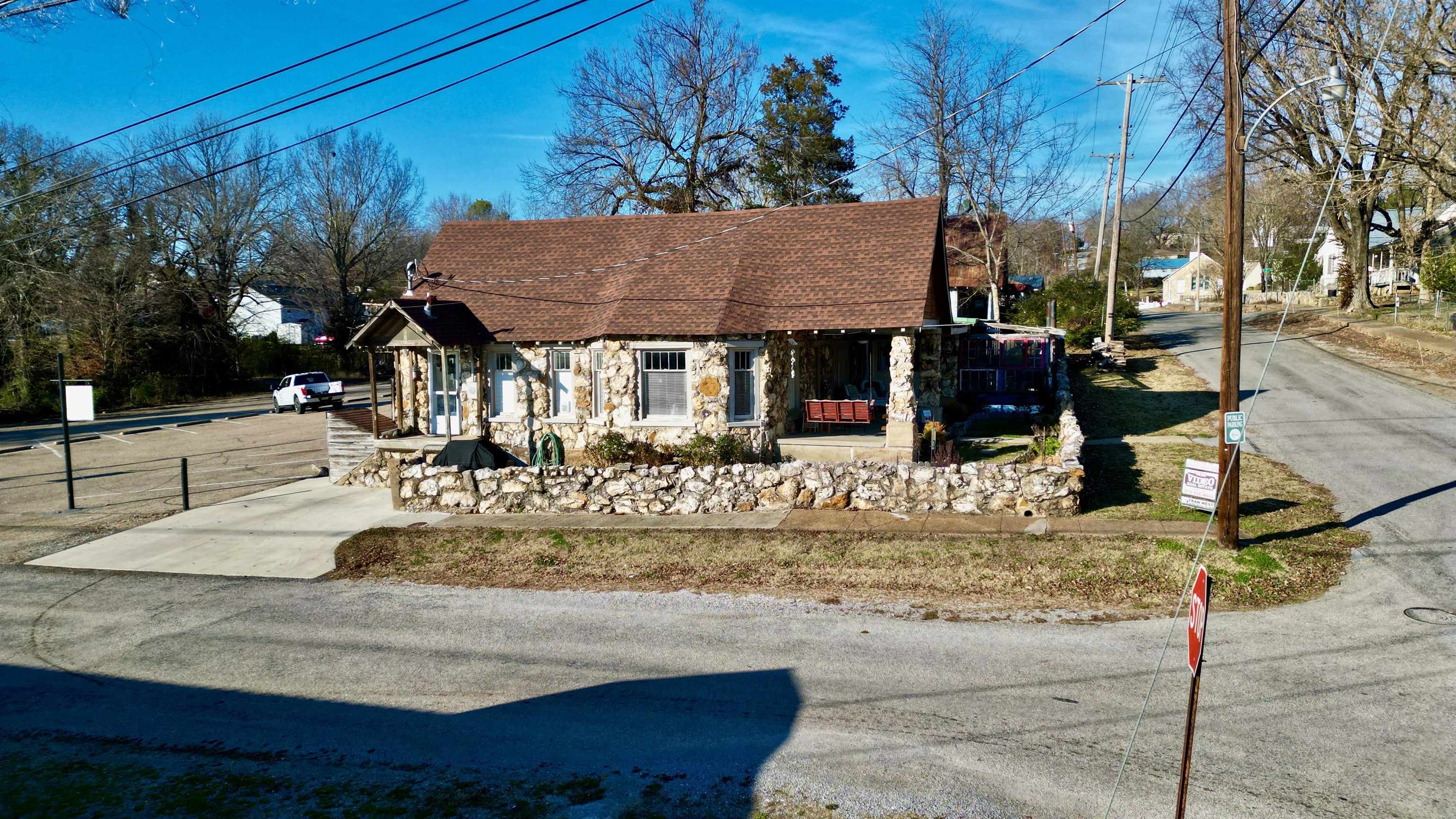 201  N Spring St  Hardy, AR