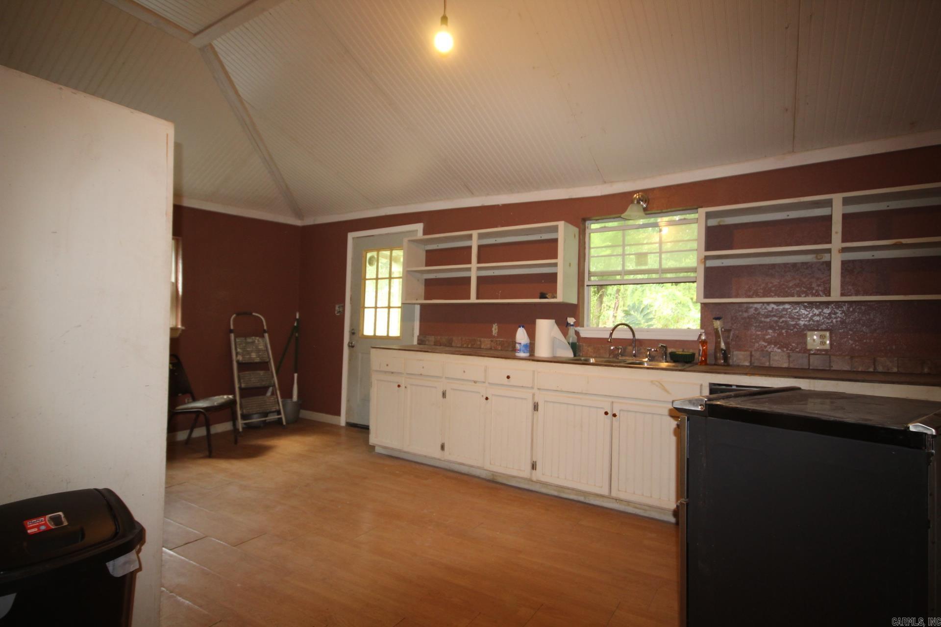 605 W Shepherd  Nashville, AR