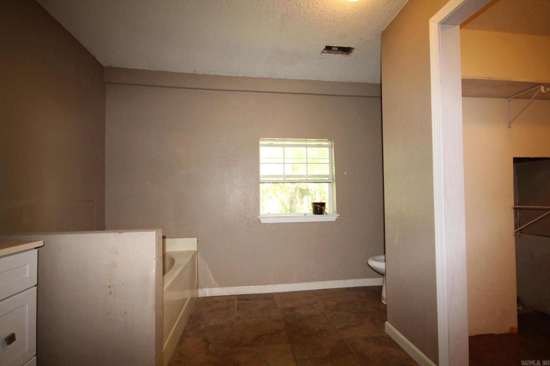 605 W Shepherd  Nashville, AR