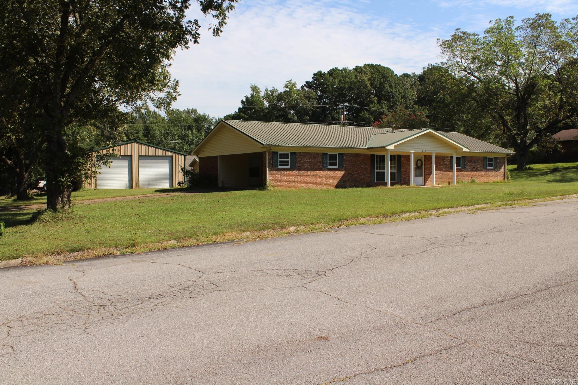 1403  Wildwood Dr.  Nashville, AR
