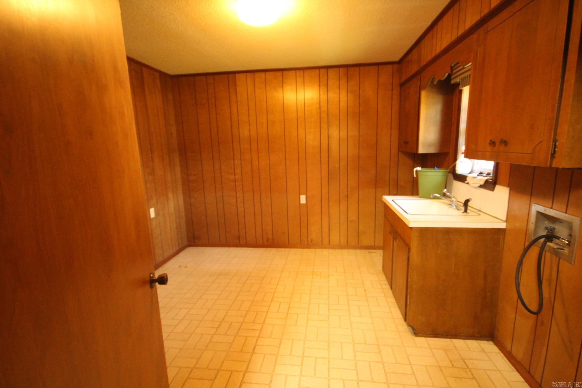 1403  Wildwood Dr.  Nashville, AR
