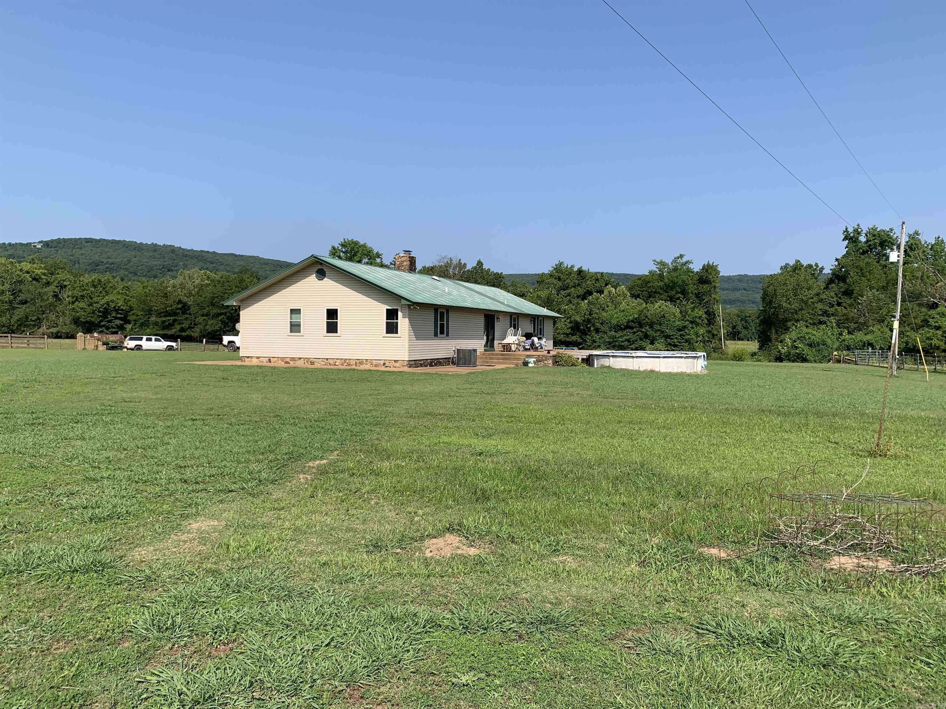 250 Hunter Lane, Locust Grove, AR 72550