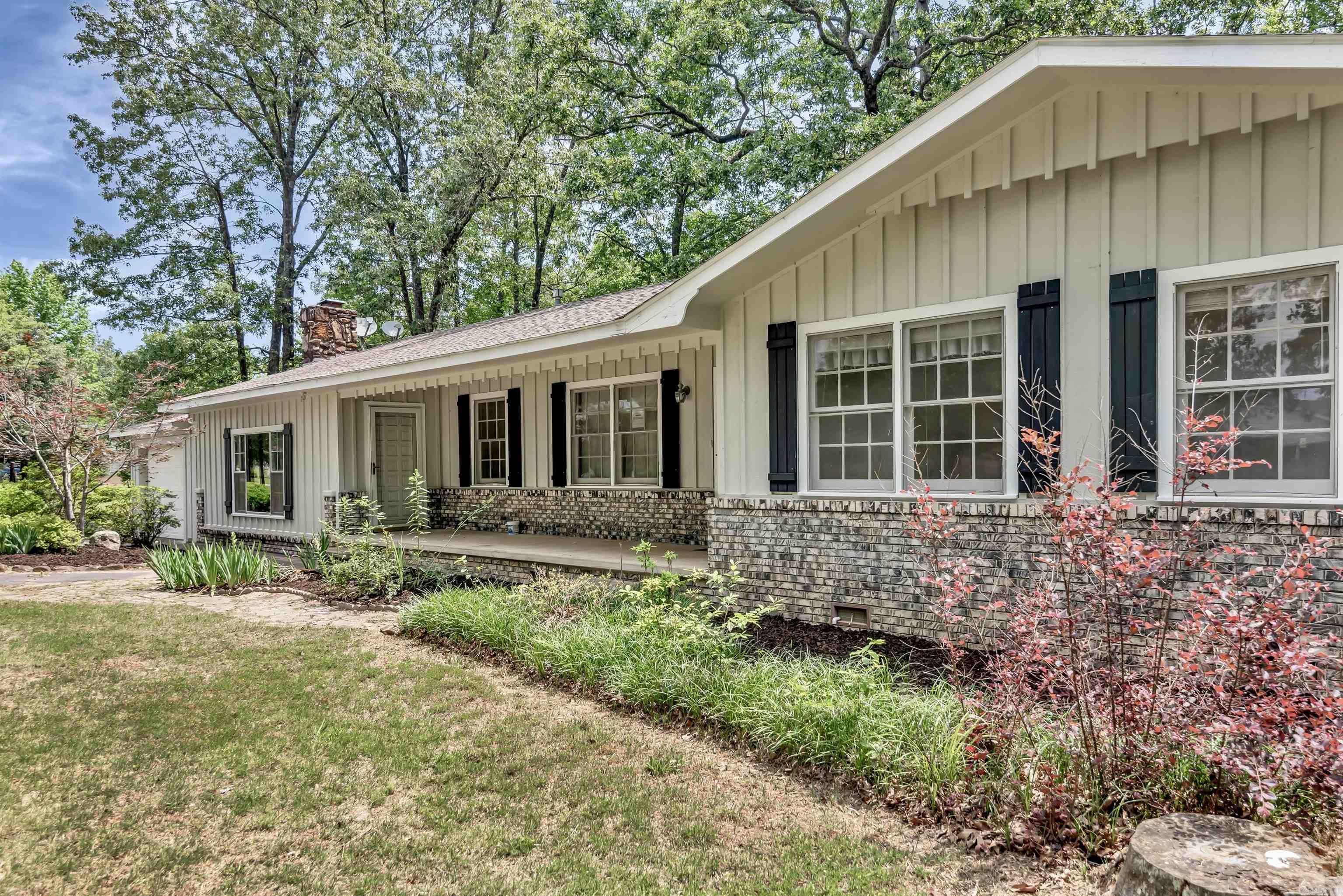 1300 SO EVE STREET Mena, AR 71953
